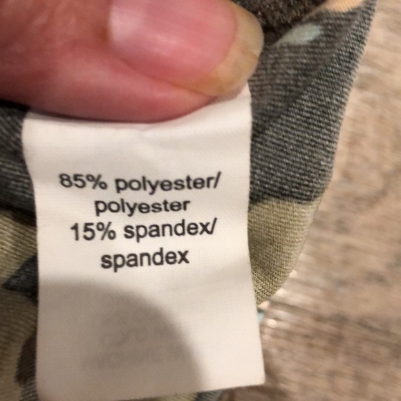 Maurices‎ Razorback Tank Top - Picture 6 of 7